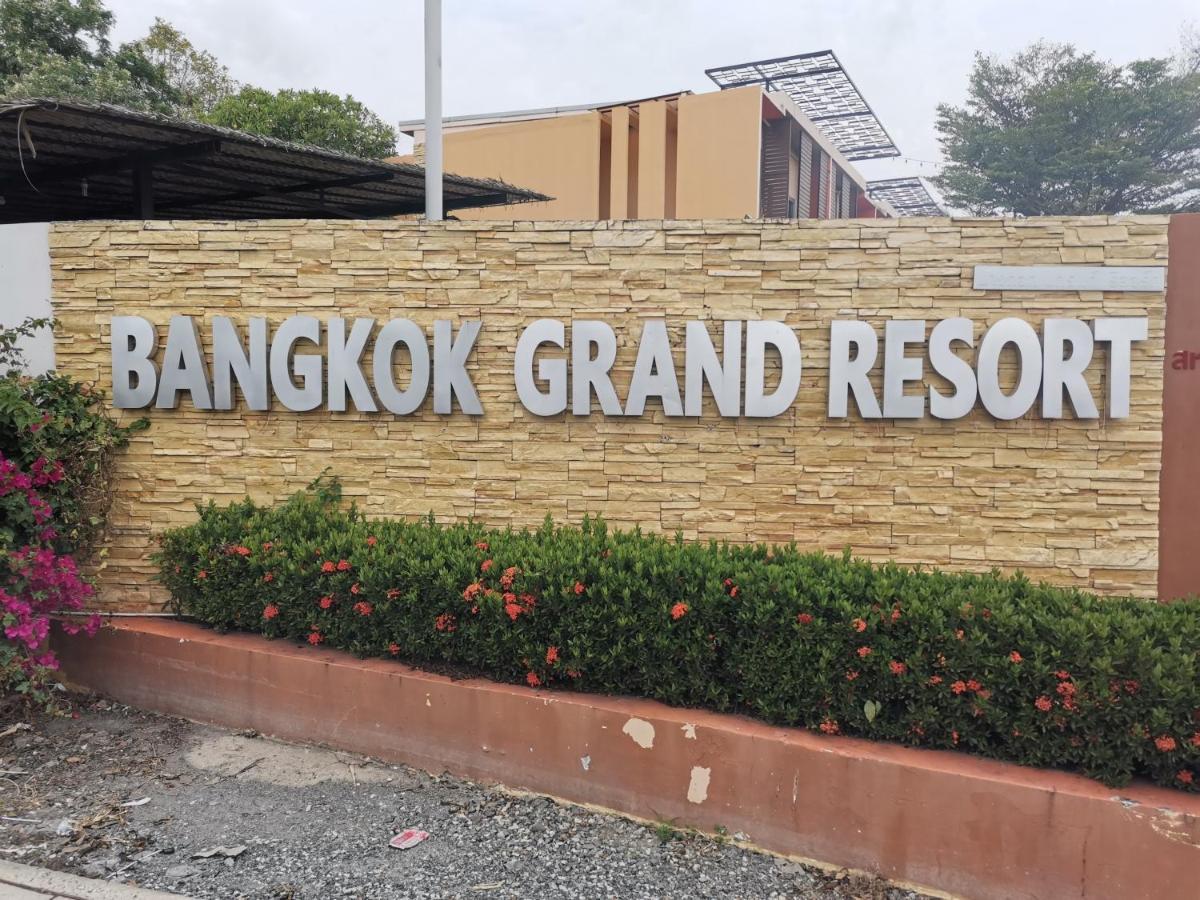 Bangkok.Grand.Resort Bang Bo Exterior foto