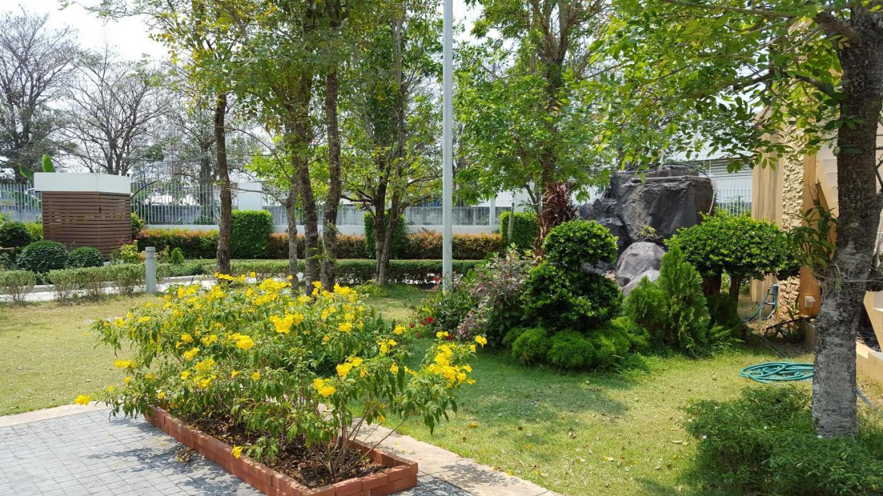 Bangkok.Grand.Resort Bang Bo Exterior foto