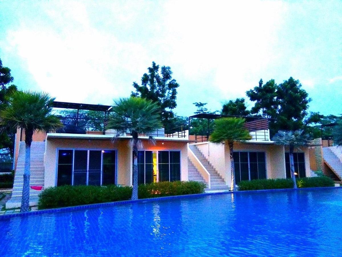 Bangkok.Grand.Resort Bang Bo Exterior foto